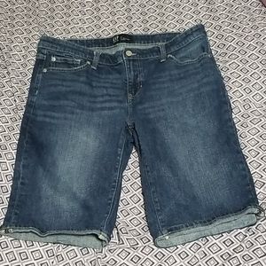 🚨BOGO 1/2 OFF🚨 Gap Bermuda Jean Shorts